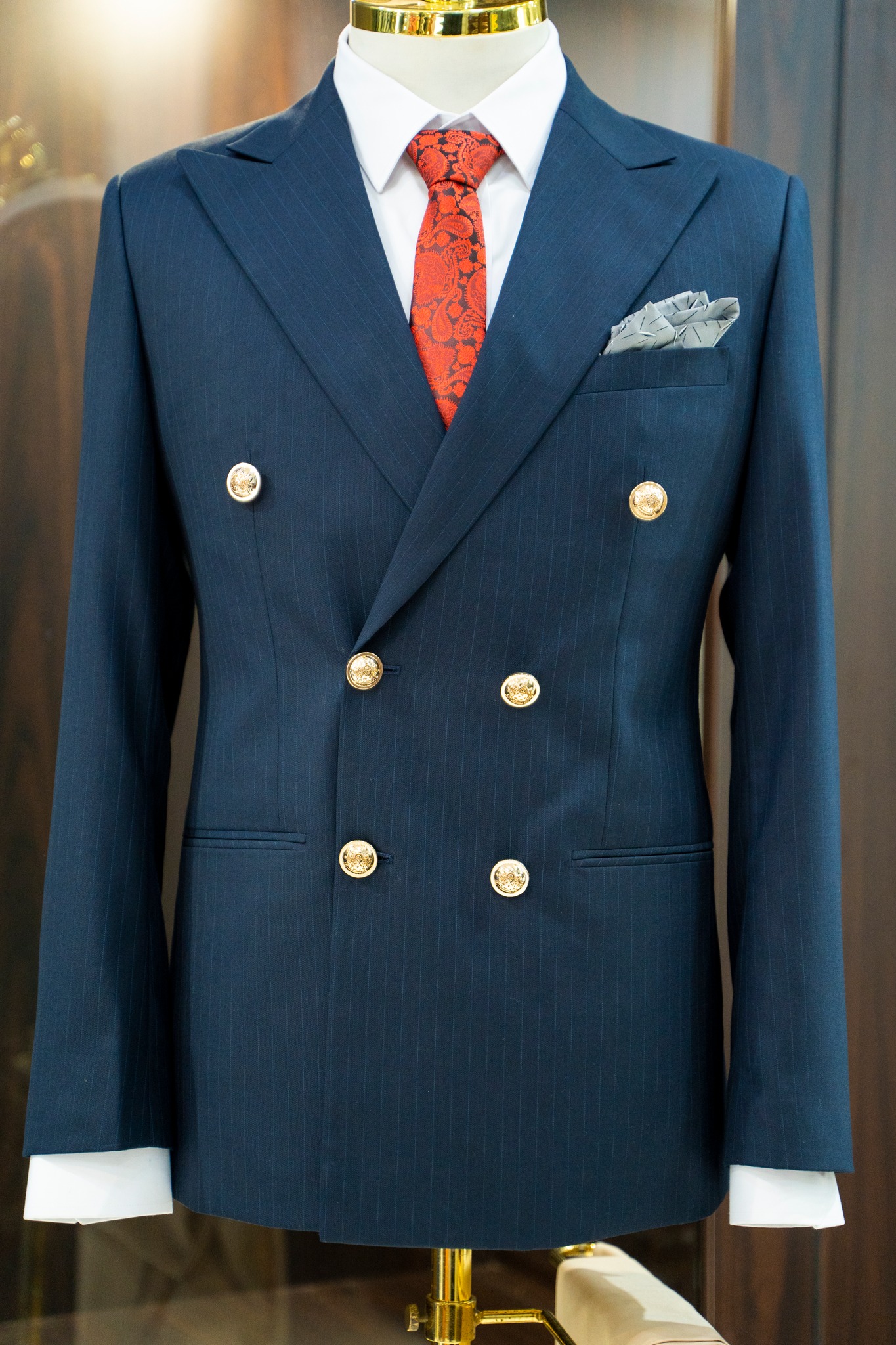 MONAMIE – SUIT 6 NÚT DÀNH CHO QUÝ ÔNG LỊCH LÃM & BẢN LĨNH